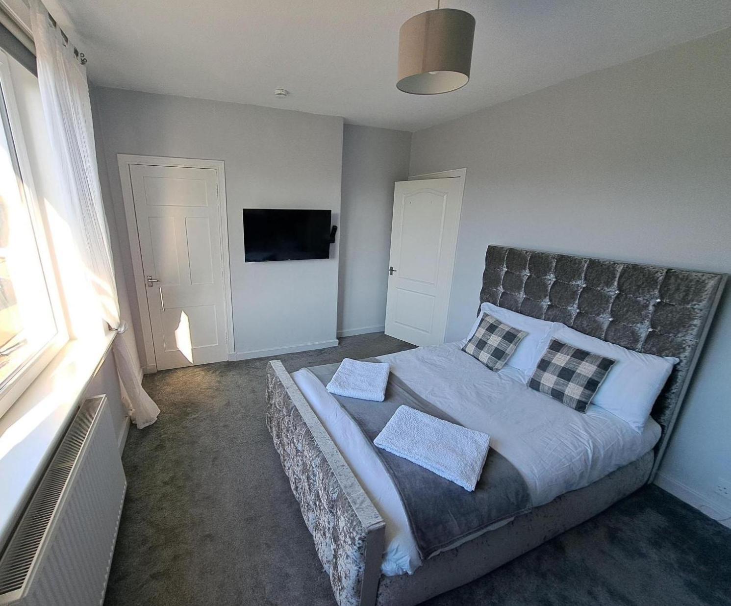 Glasgow Apartment Close To The Airport Renfrew Exterior photo
